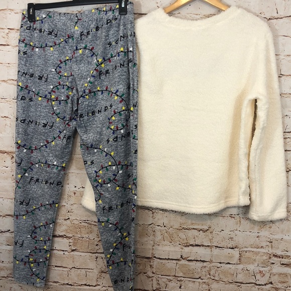 Friends TV show Pajamas CHRISTMAS Set Sherpa new - Picture 6 of 8